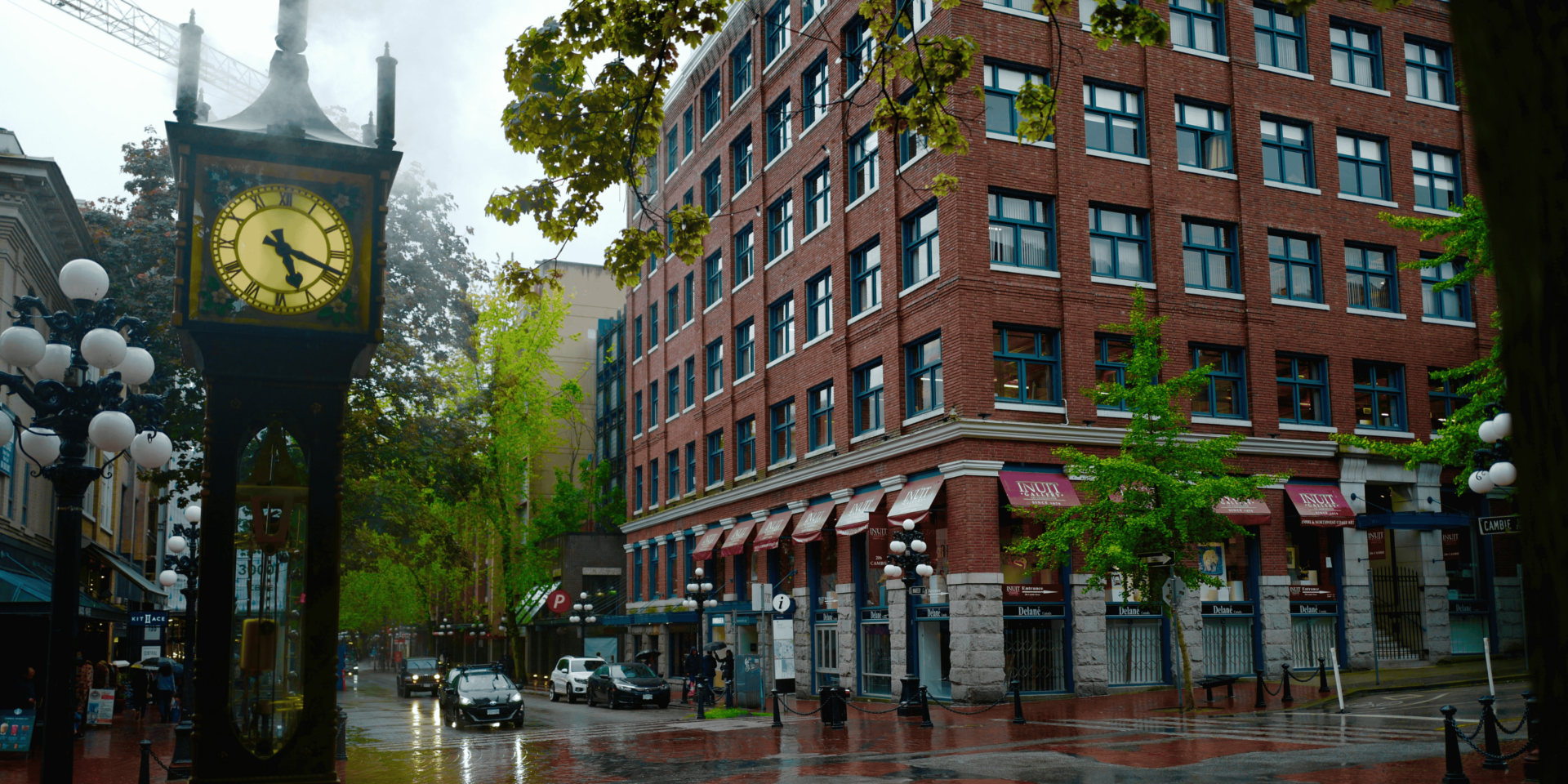 Rainy Days in the City: Moody Photos That Define Vancouver’s Charm